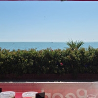 My work view is better than yours 🤩 

We're at #Airbourne on Eastbourne's sea front again this year. 

Come find us and cool off in this HEAT 🥵 🔥 ☀️ 🧊 

#eastbourne #airshow #pearlsontour #boba